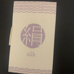 🆕 Silk Oil Blot Silk Sheets